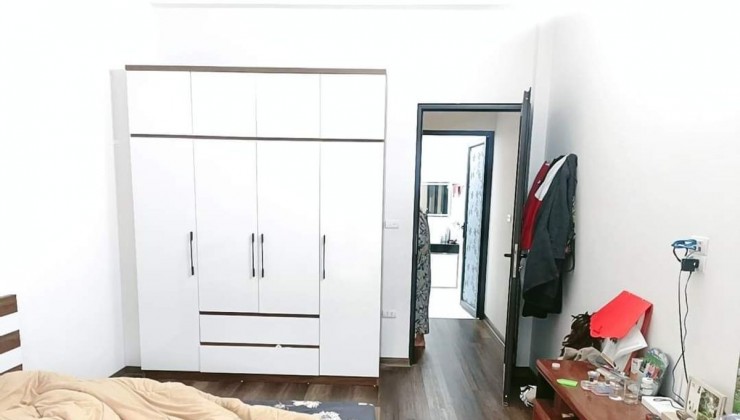 BÁN NHÀ HOÀNG CẦU DIỆN TÍCH 40m2 5 TẦNG, GIÁ NHỈNH 6 TỶ